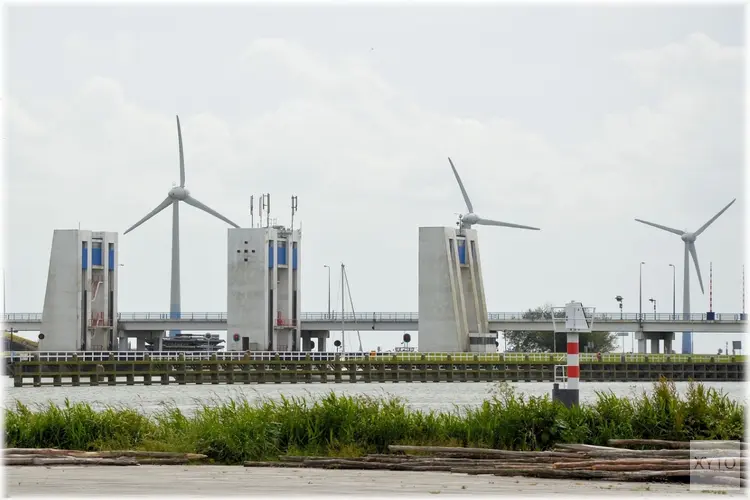 Renovatieproject bruggen en sluizen in Flevoland afgerond