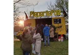 Koninklijk genieten: Foodtruckfestival HOPPAAA! strijkt neer in de voortuin van  Landgoed Paleis Soestdijk!